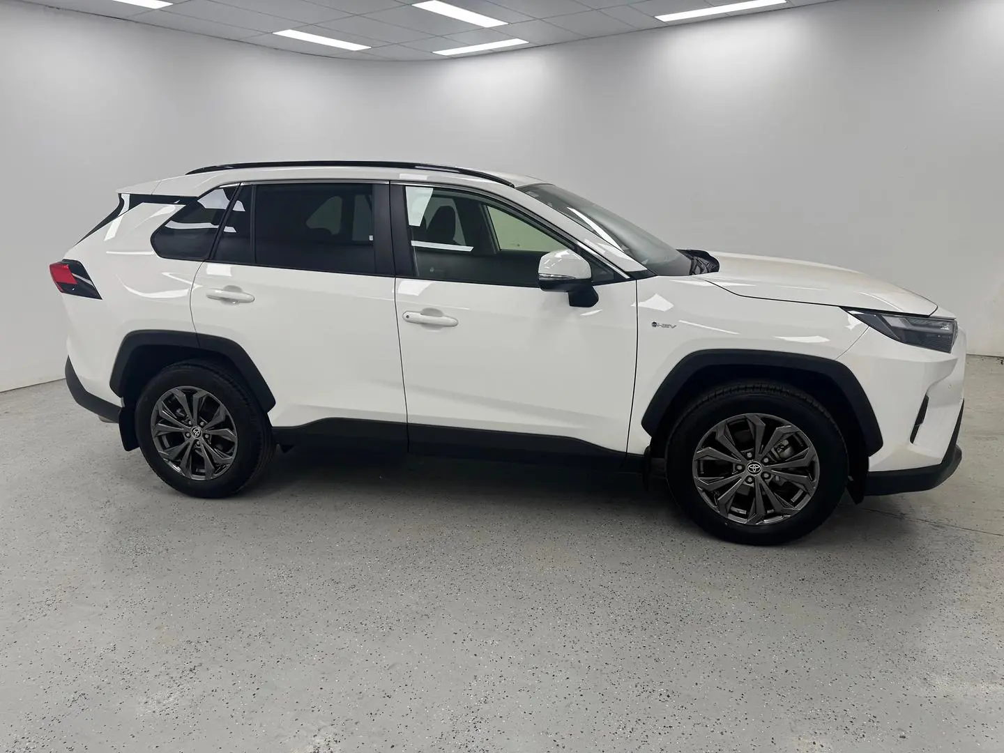 2024 Toyota RAV4 Gallery Image 2