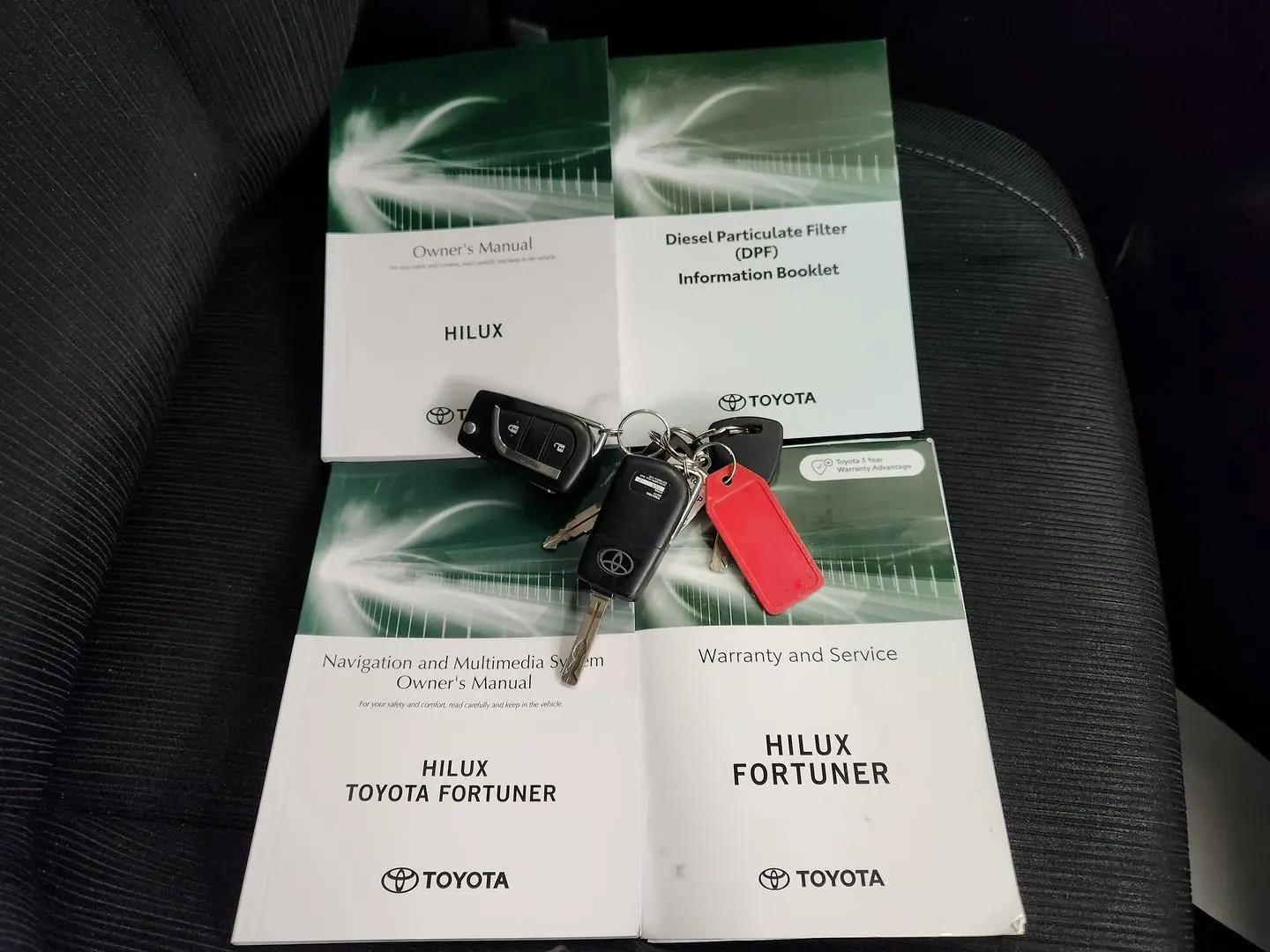 2021 Toyota Hilux Gallery Image 34