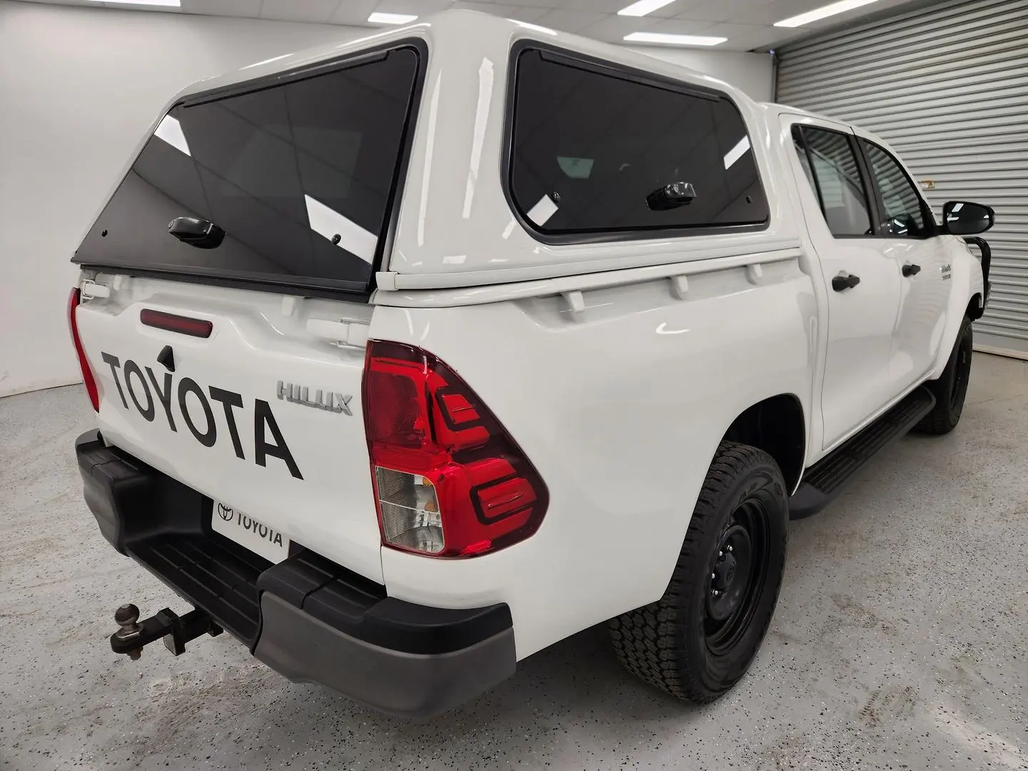 2018 Toyota Hilux Gallery Image 3