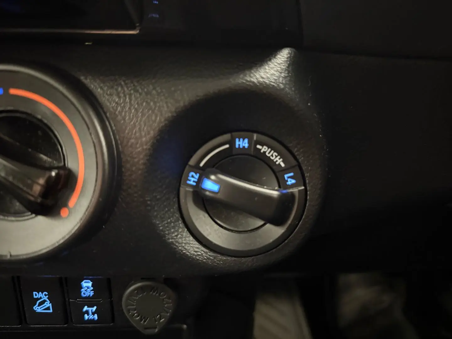 2022 Toyota Hilux Gallery Image 33