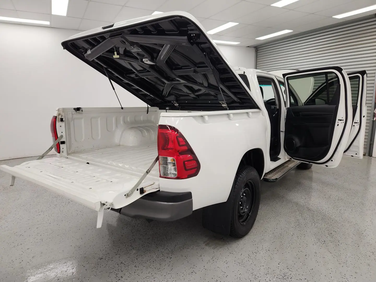 2021 Toyota Hilux Gallery Image 10