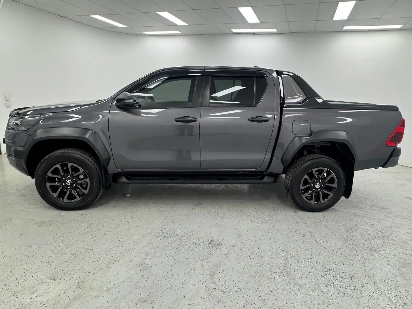 2023 Toyota Hilux Gallery Image 5
