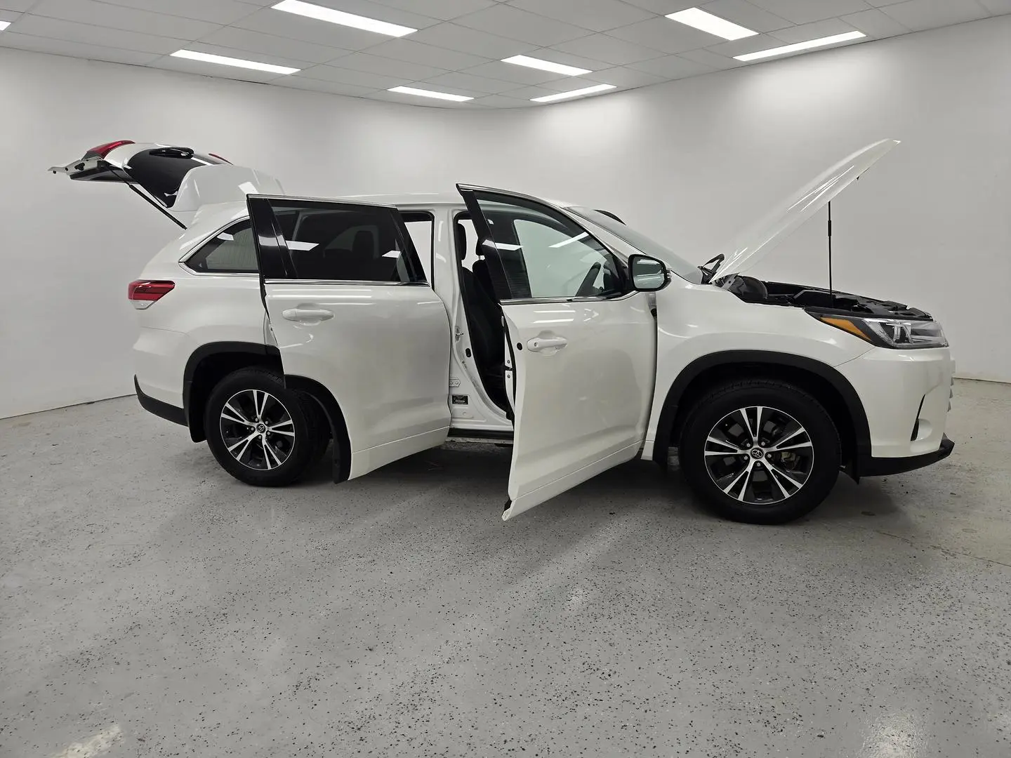 2018 Toyota Kluger Gallery Image 9