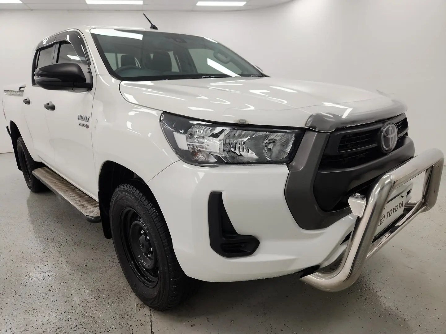 2021 Toyota Hilux Gallery Image 1
