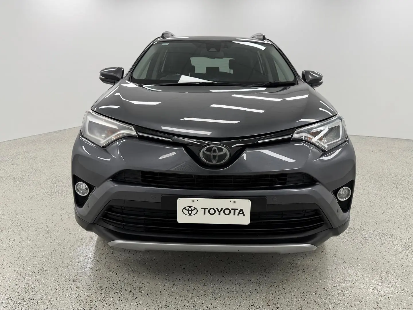 2018 Toyota RAV4 Gallery Image 38