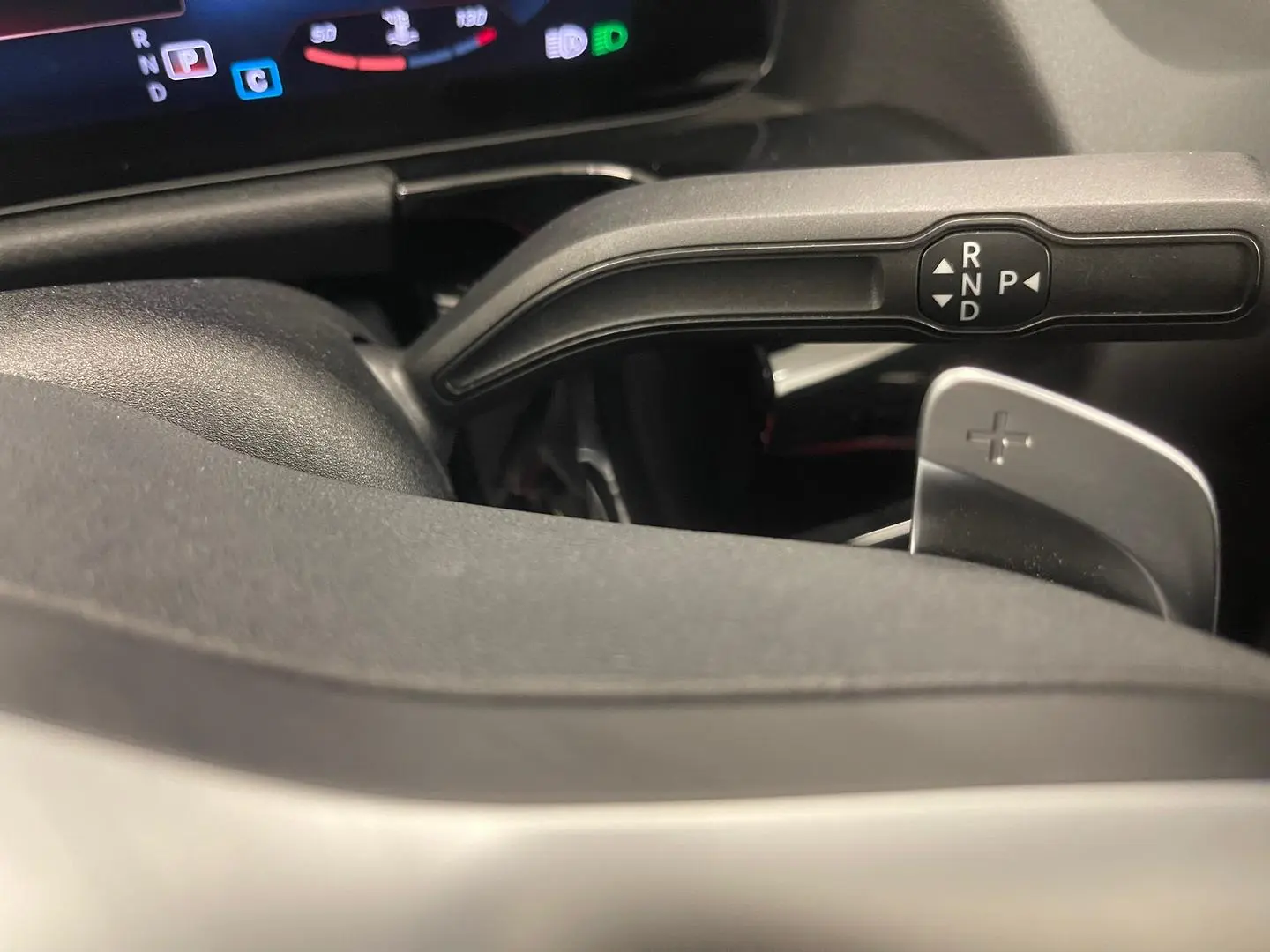 2020 Mercedes-Benz GLA-Class Gallery Image 37