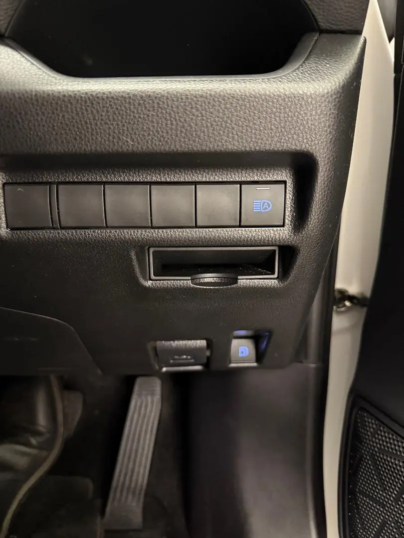 2022 Toyota RAV4 Gallery Image 28