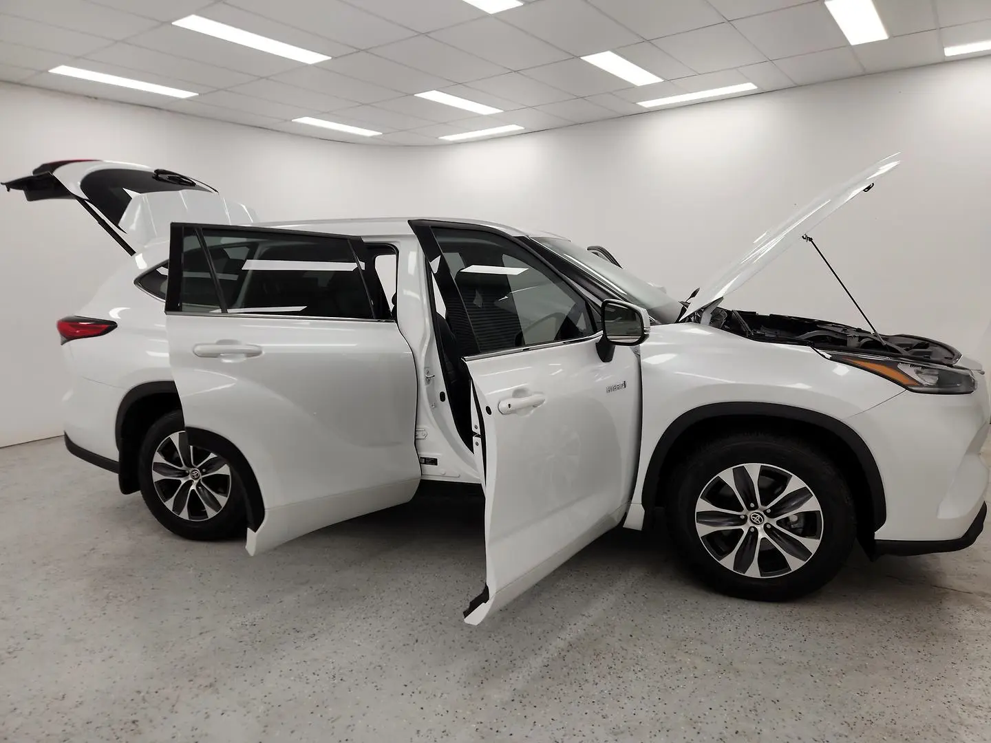 2022 Toyota Kluger Gallery Image 9