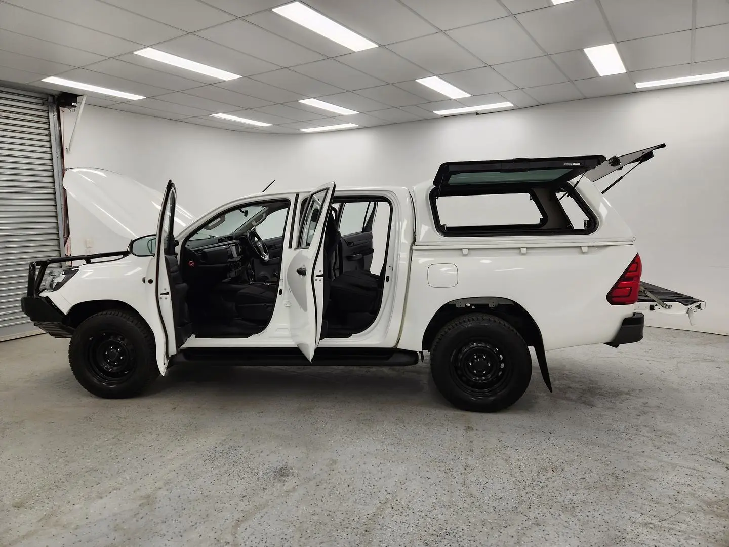 2018 Toyota Hilux Gallery Image 12