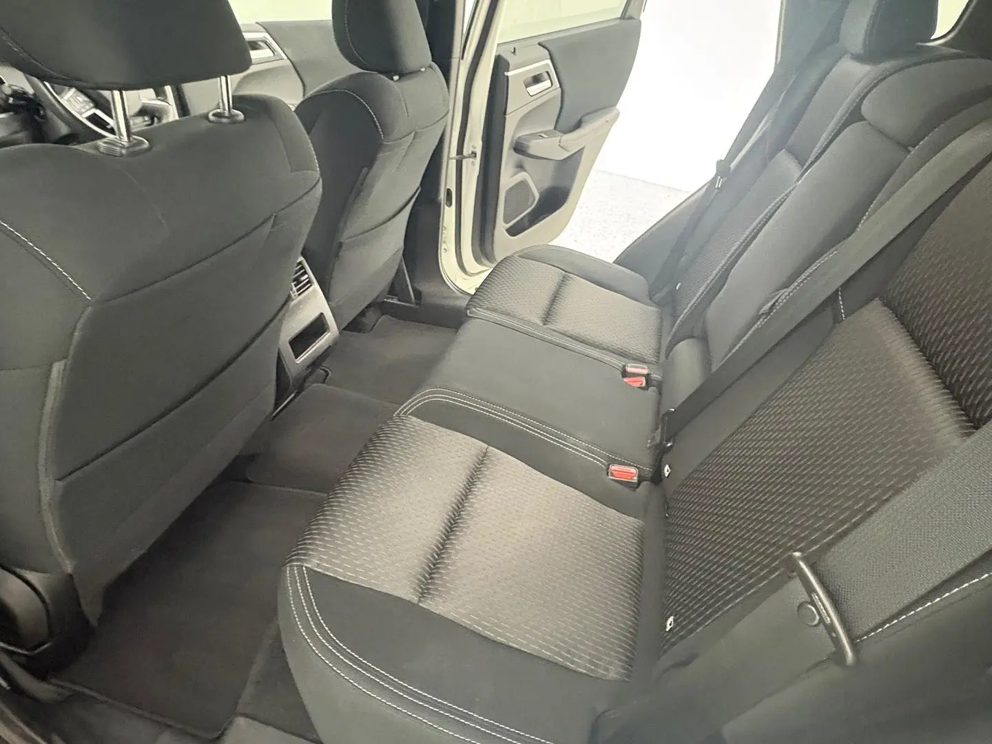 2022 Mitsubishi Outlander Gallery Image 20