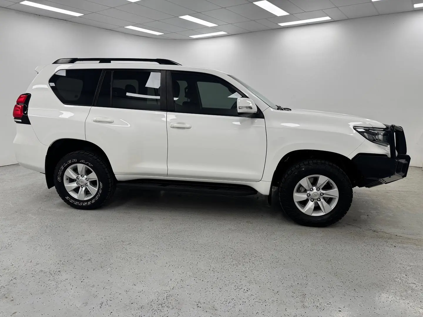 2020 Toyota Landcruiser Prado Gallery Image 2