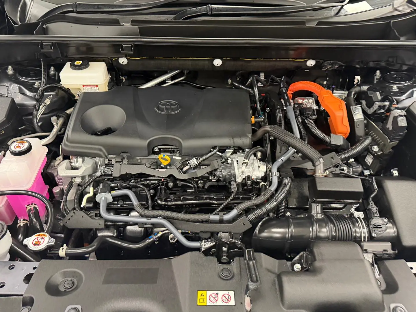 2024 Toyota RAV4 Gallery Image 13