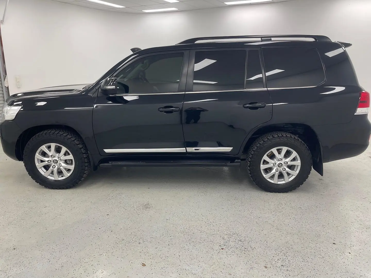 2020 Toyota Landcruiser Gallery Image 6