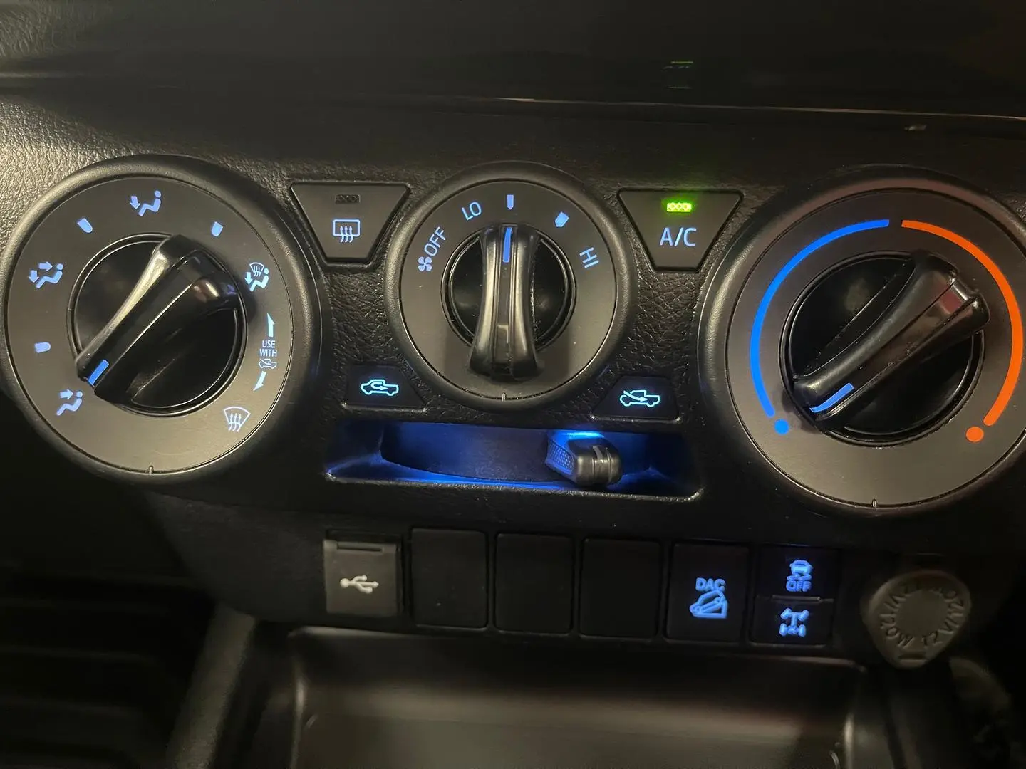 2024 Toyota Hilux Gallery Image 24