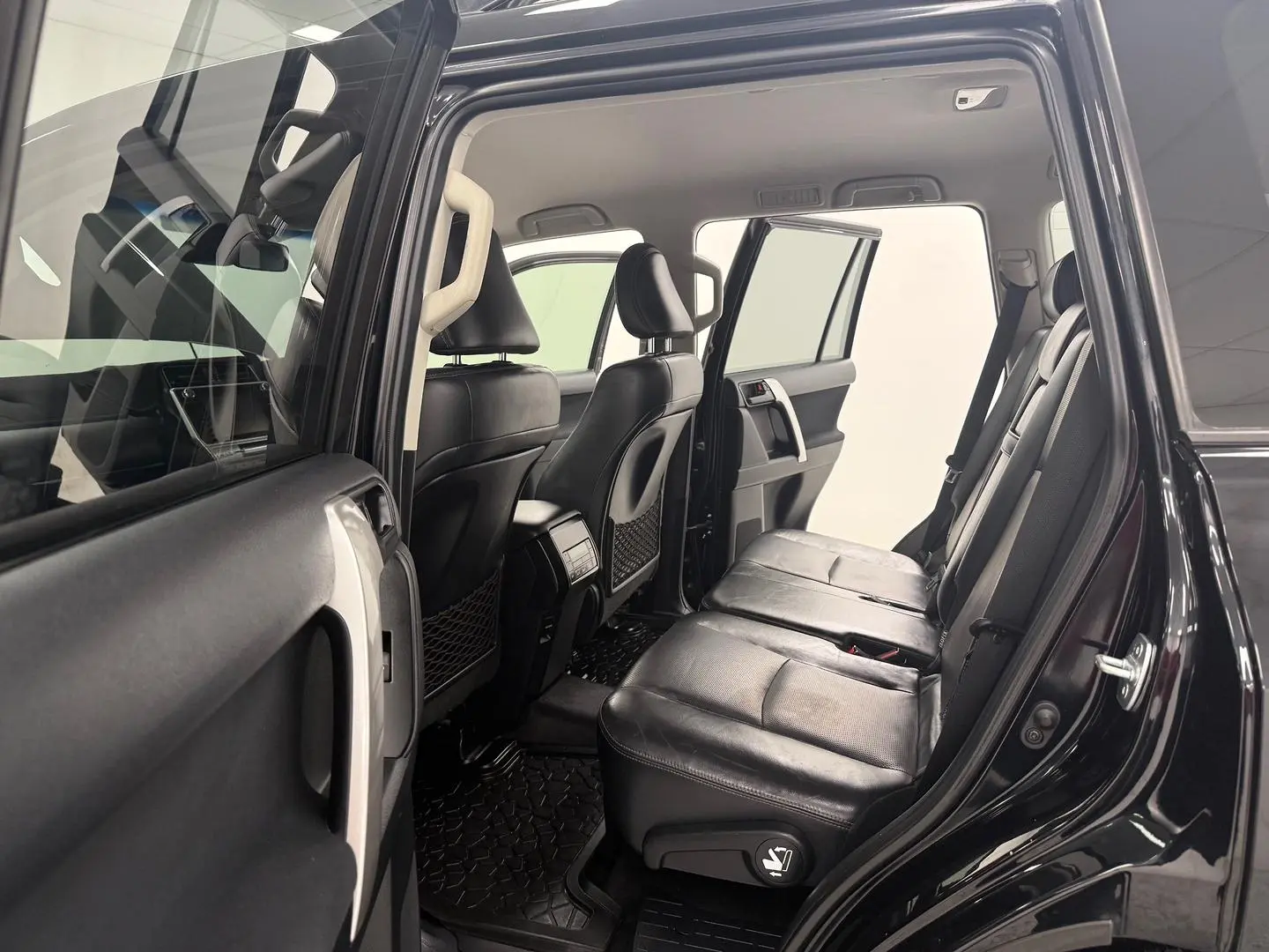 2018 Toyota Landcruiser Prado Gallery Image 12