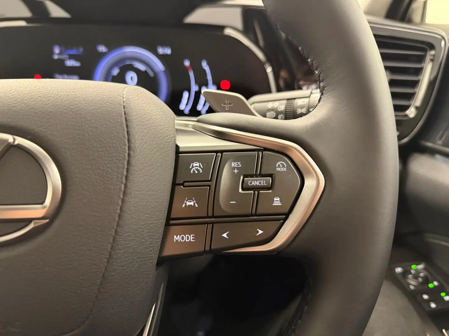 2025 Lexus NX Gallery Image 25