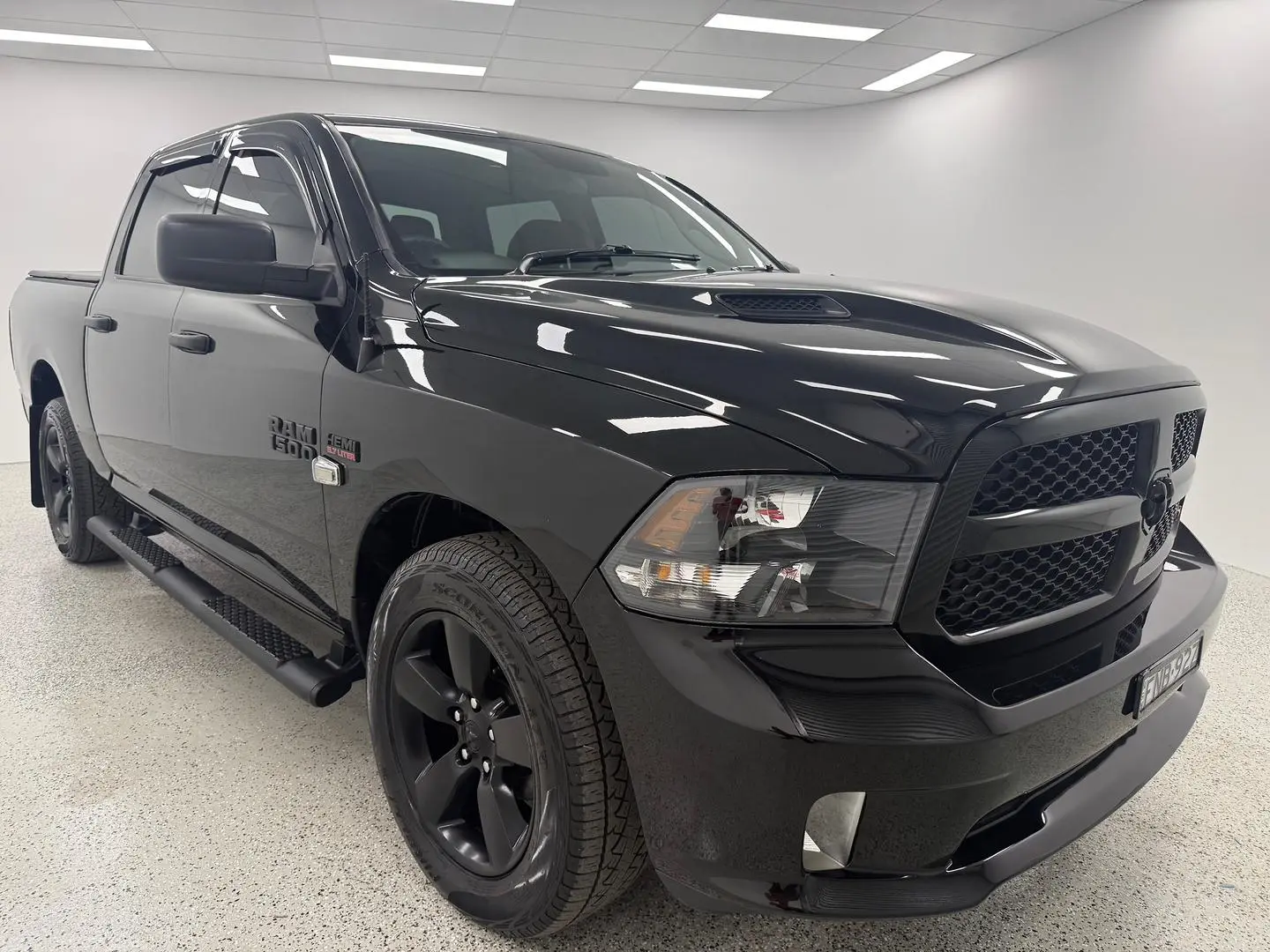 2021 RAM 1500 Gallery Image 1