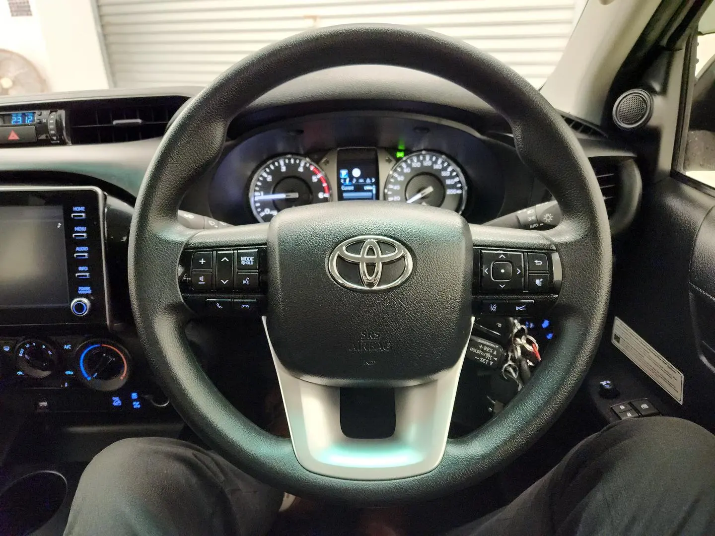 2021 Toyota Hilux Gallery Image 25