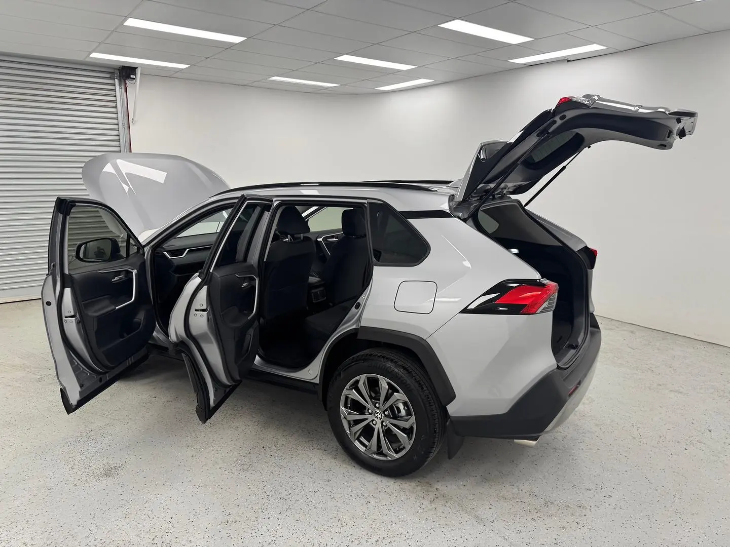 2024 Toyota RAV4 Gallery Image 10