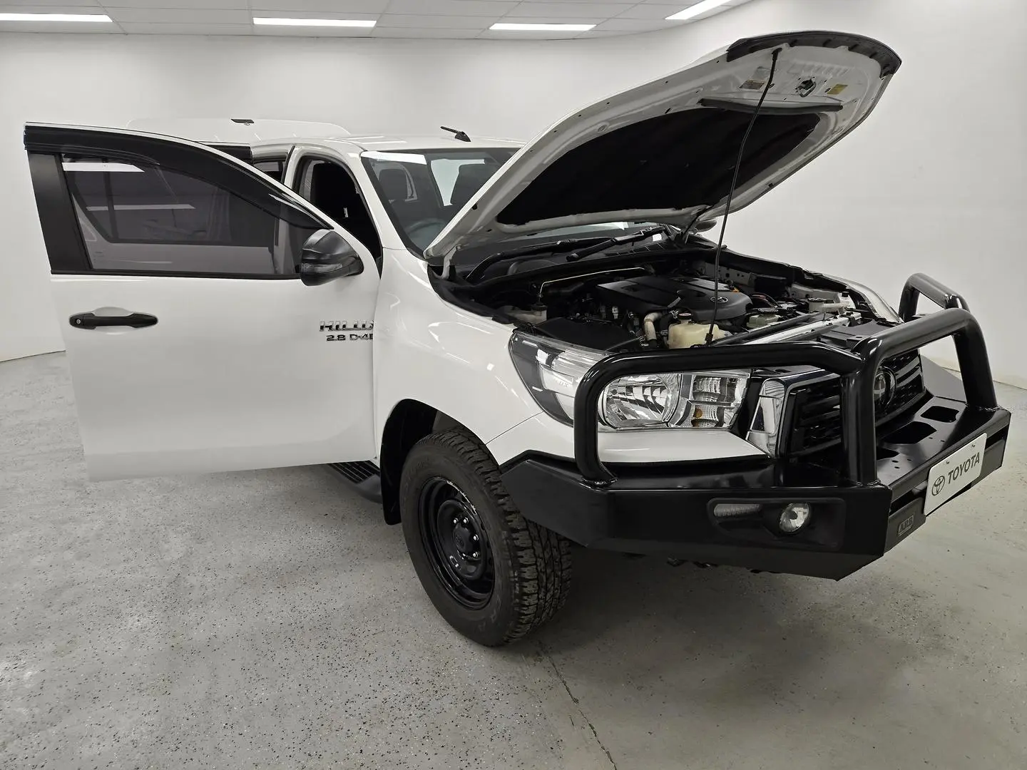 2019 Toyota Hilux Gallery Image 7