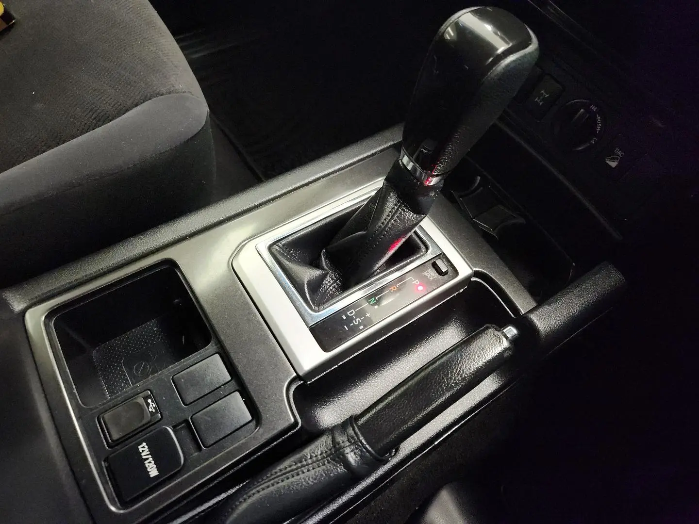 2017 Toyota Landcruiser Prado Gallery Image 32