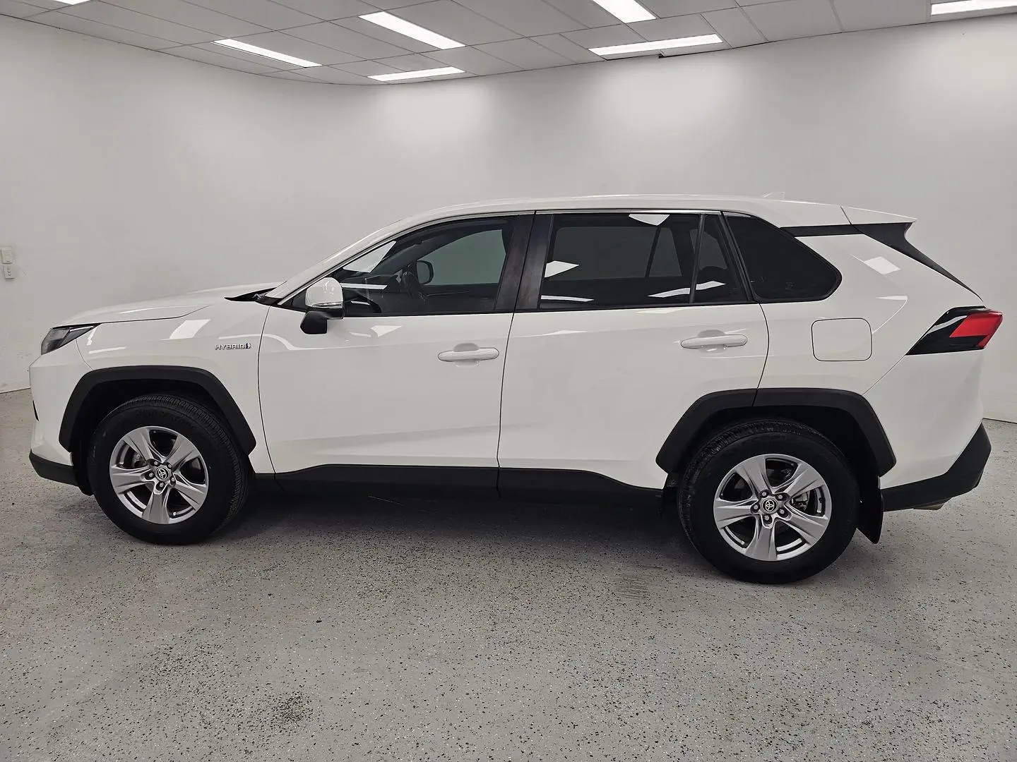 2022 Toyota RAV4 Gallery Image 6