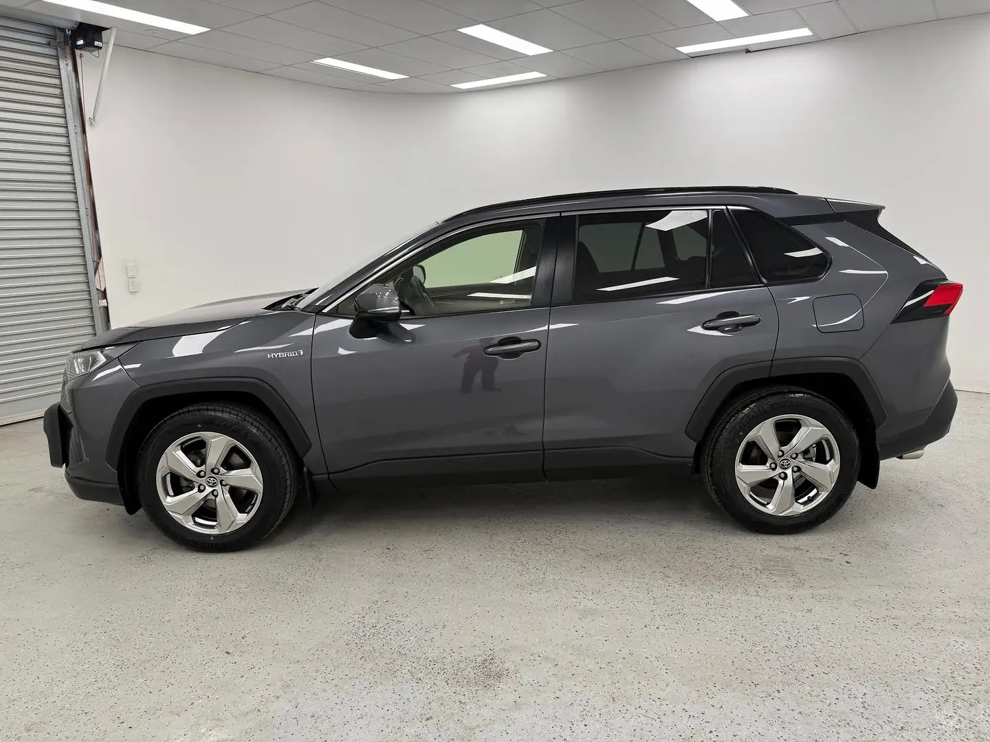 2019 Toyota RAV4 Gallery Image 7