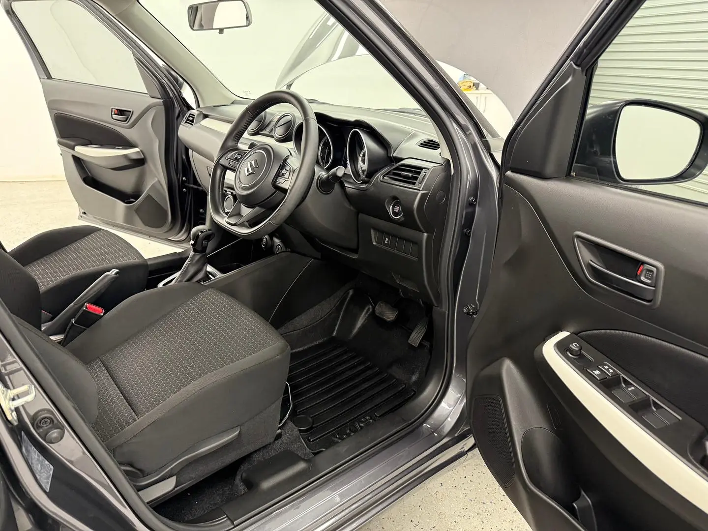 2023 Suzuki Swift Gallery Image 18