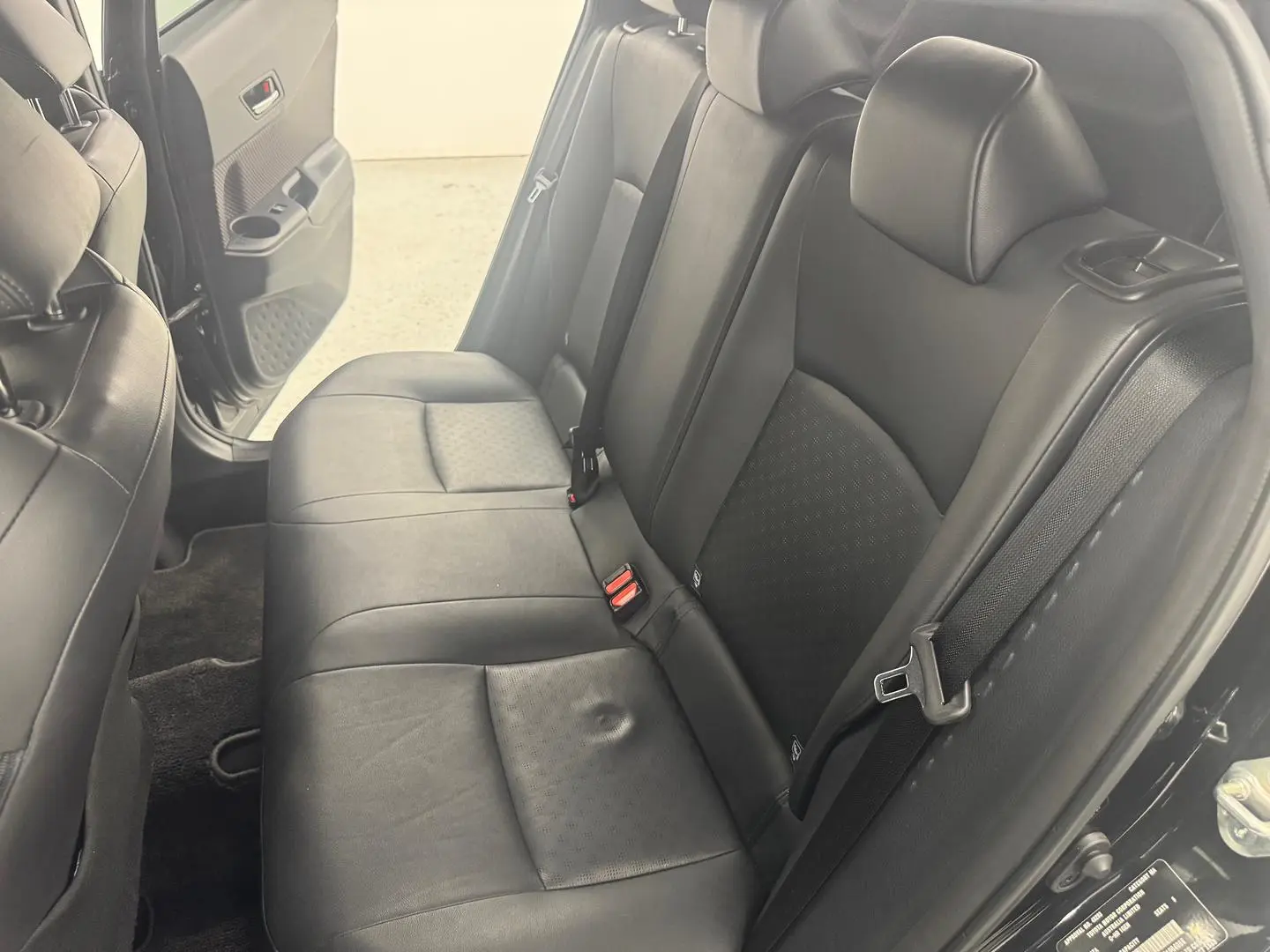 2018 Toyota C-HR Gallery Image 29