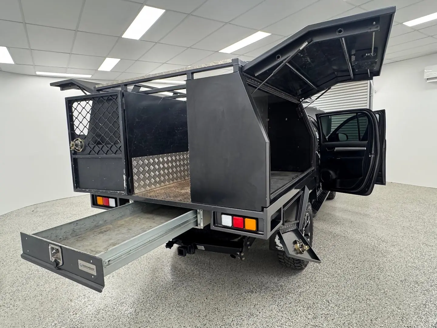 2020 Toyota Hilux Gallery Image 9