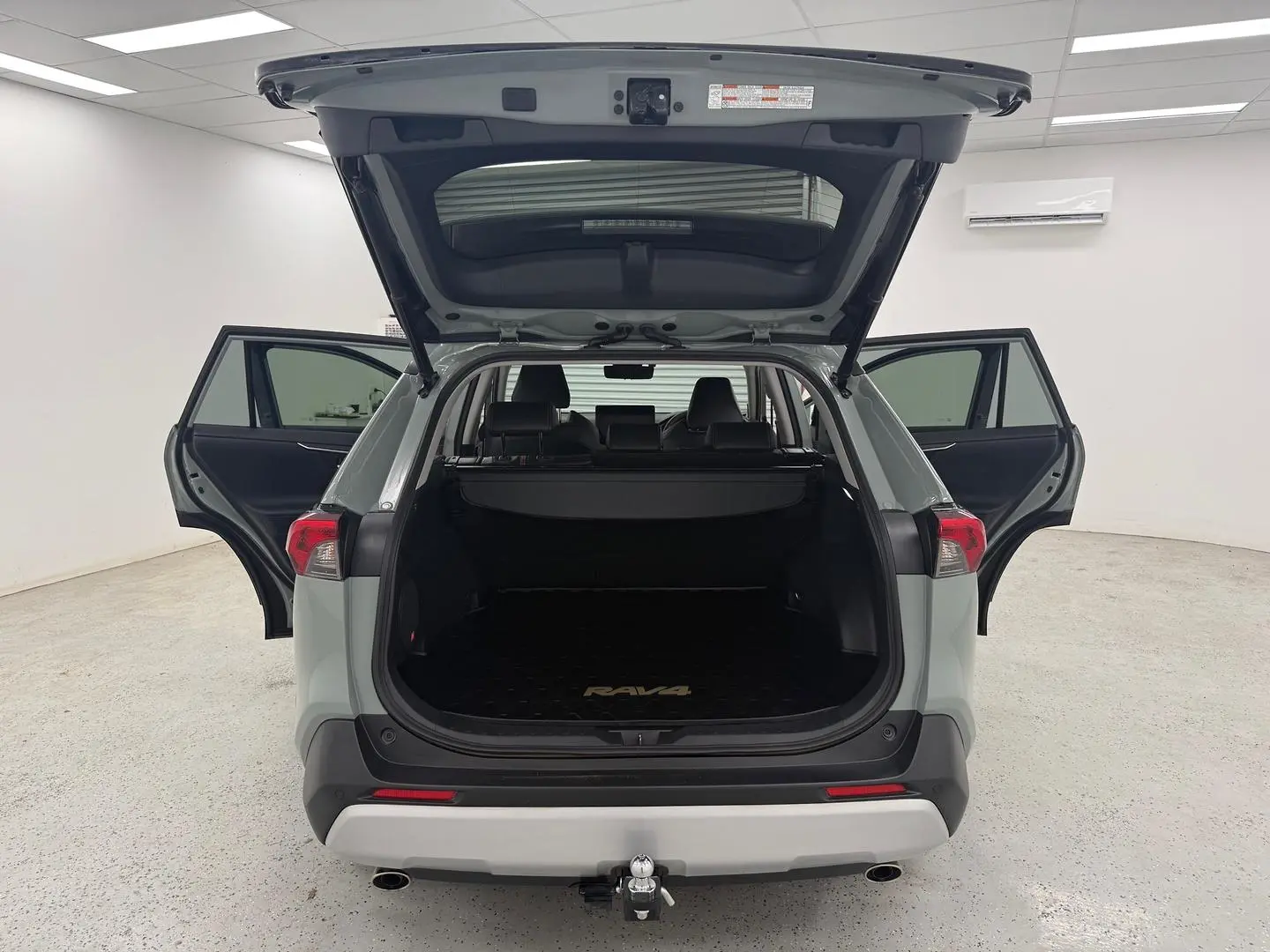 2023 Toyota RAV4 Gallery Image 13