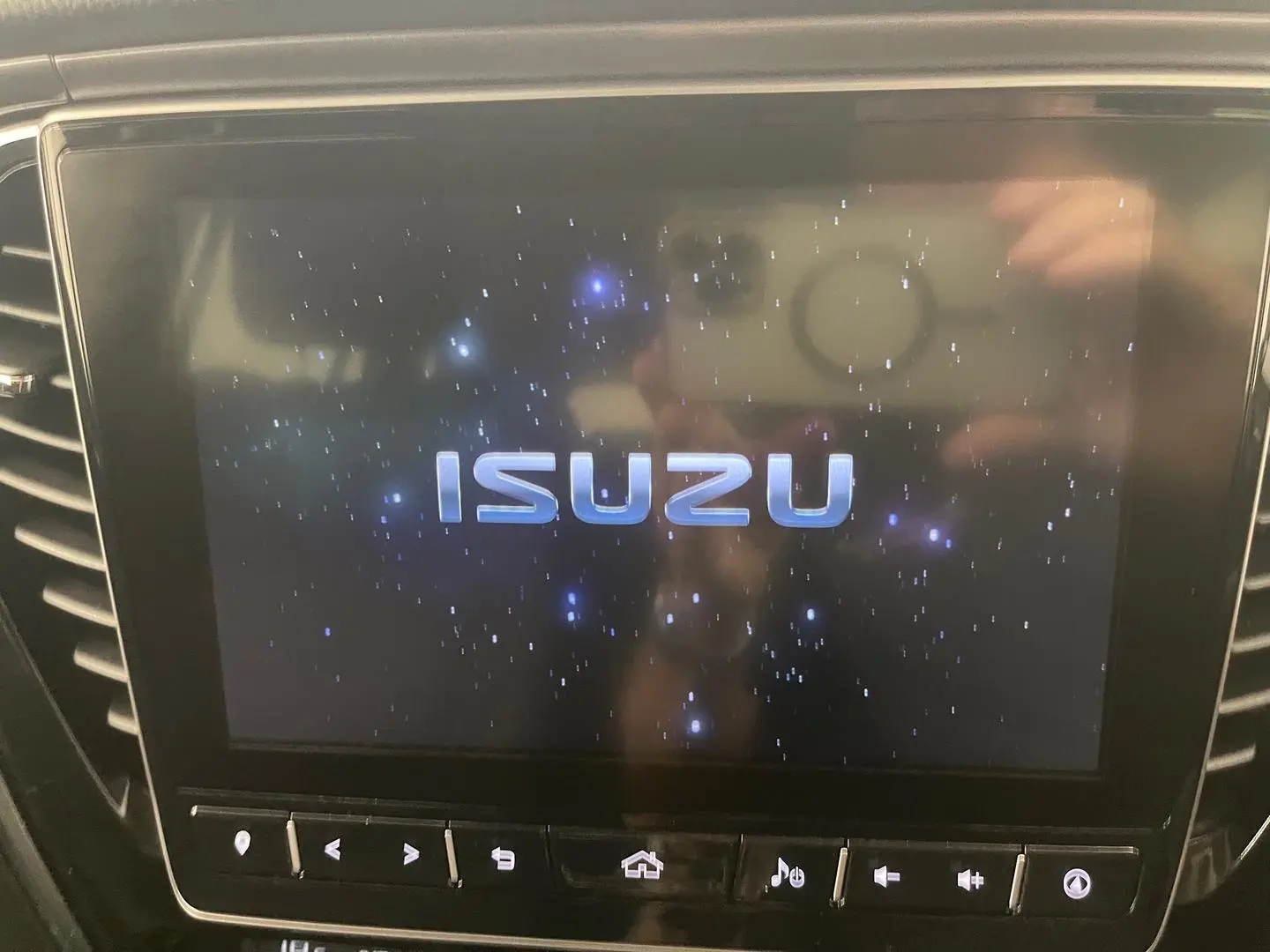2021 Isuzu MU-X Gallery Image 25