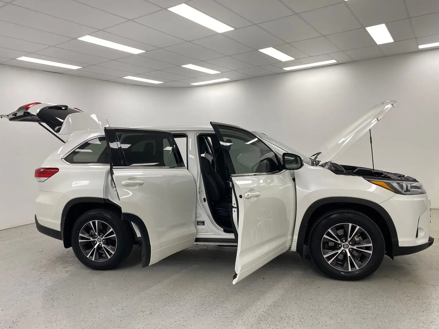 2018 Toyota Kluger Gallery Image 10