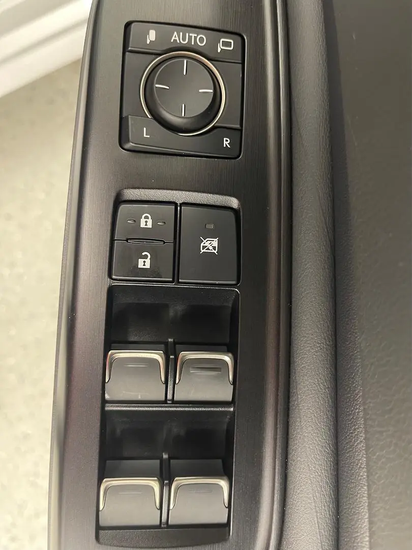 2021 Lexus ES Gallery Image 20