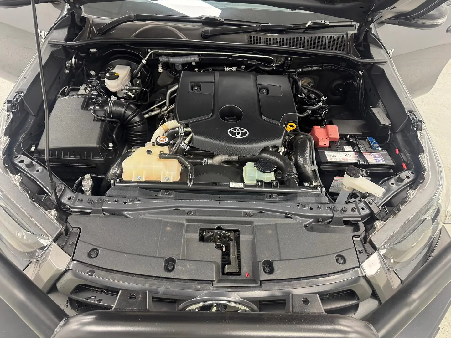 2022 Toyota Hilux Gallery Image 13