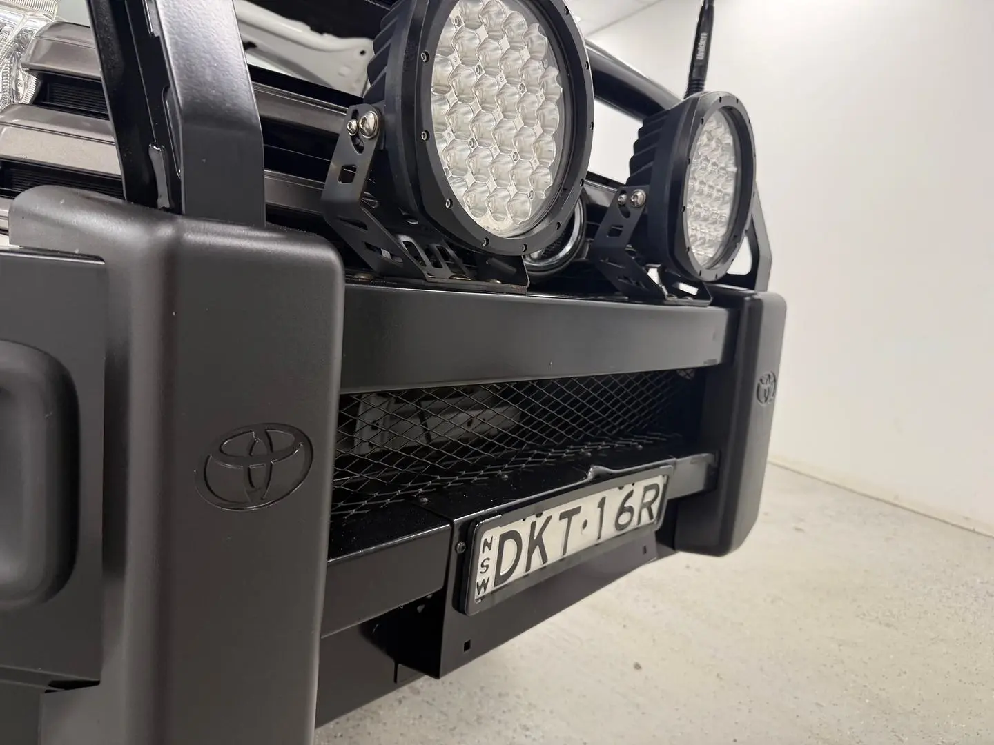 2016 Toyota Hilux Gallery Image 21