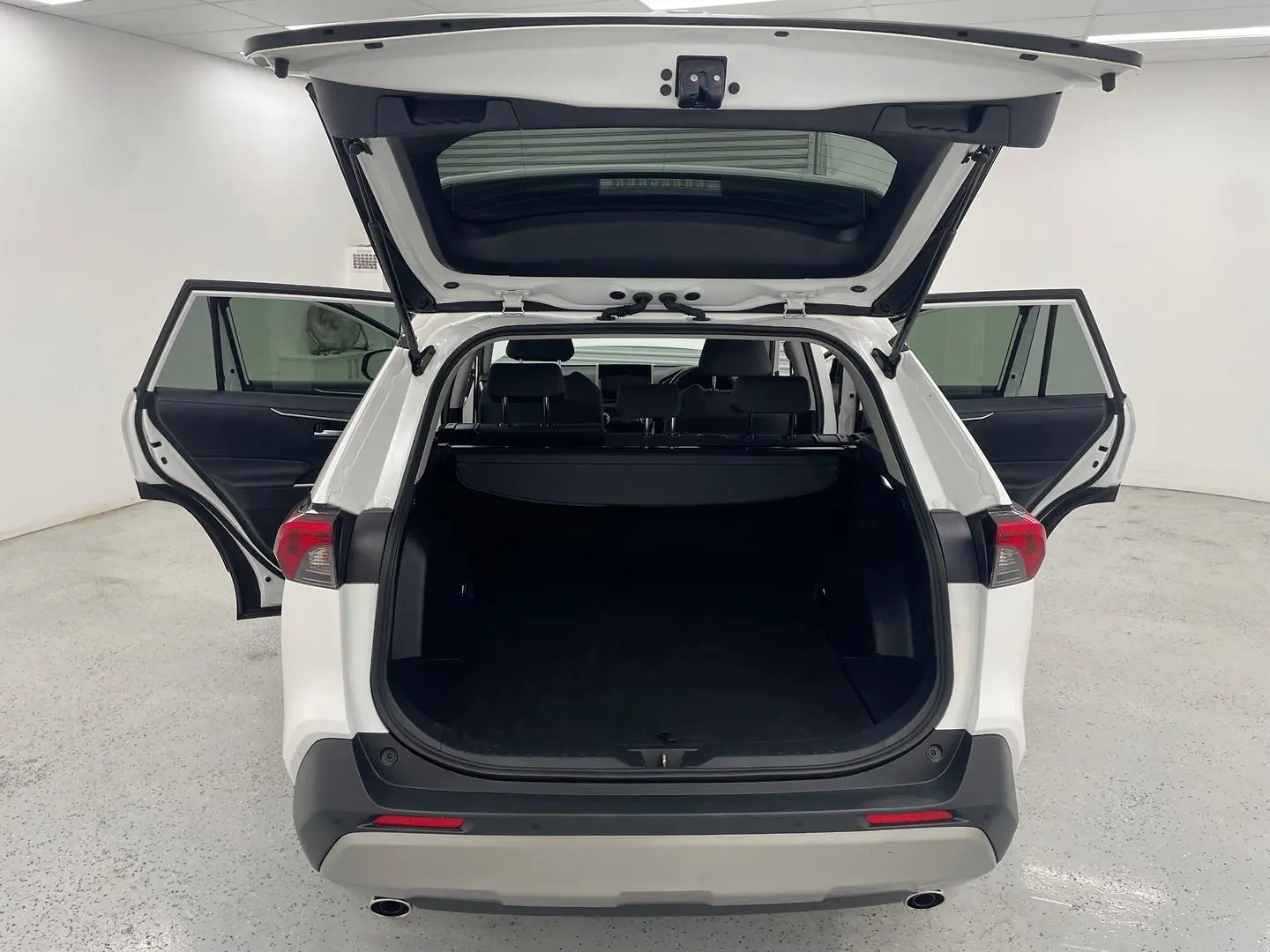 2023 Toyota RAV4 Gallery Image 11