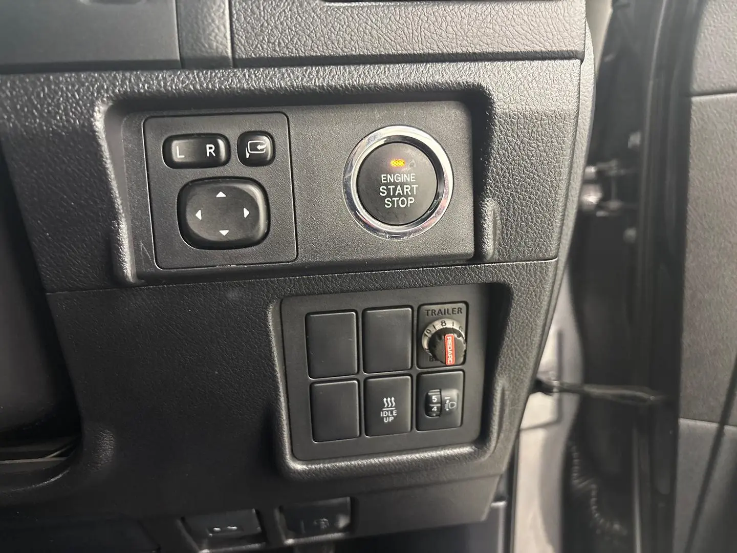 2015 Toyota Landcruiser Prado Gallery Image 25