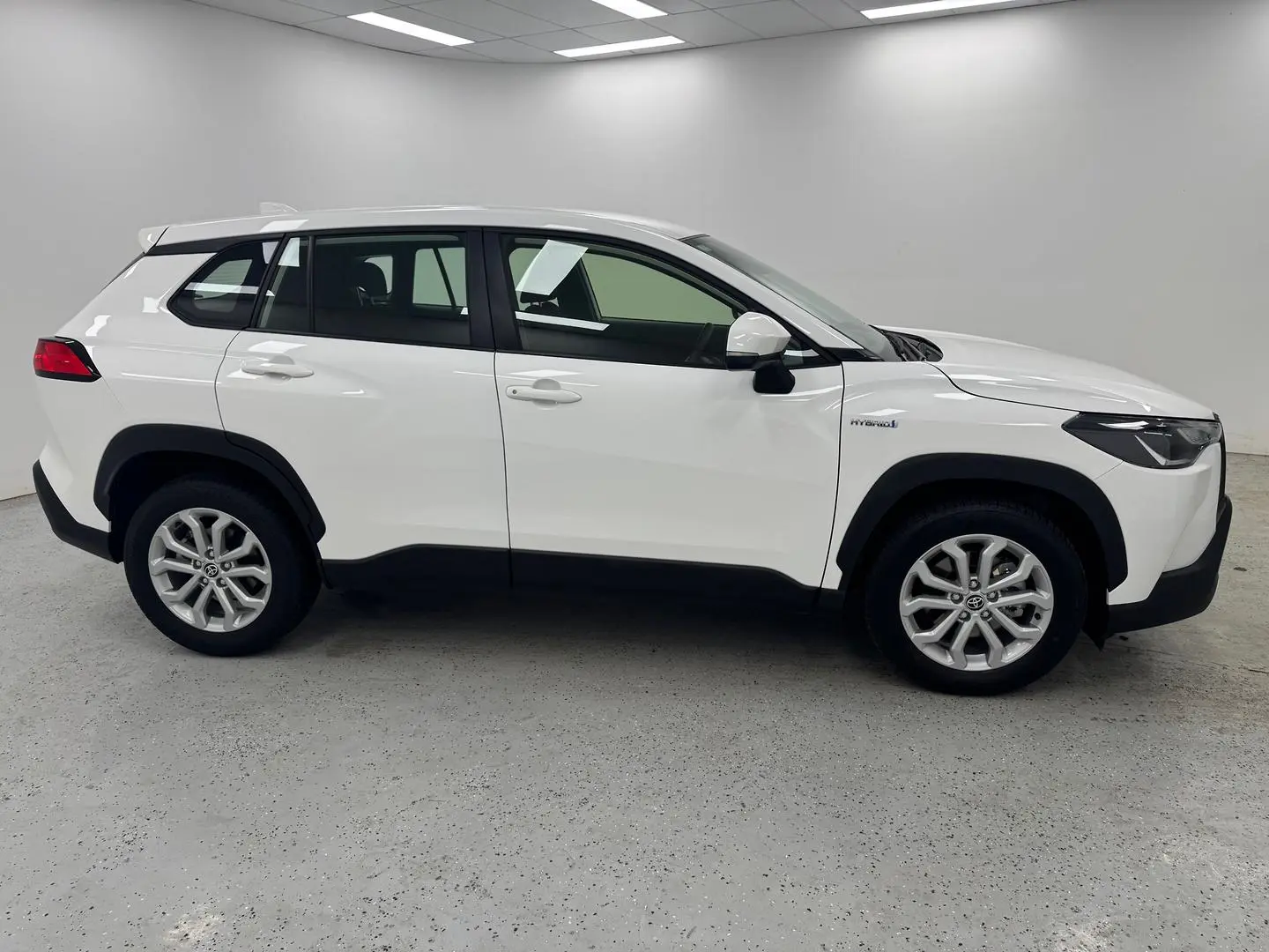 2023 Toyota Corolla Cross Gallery Image 2