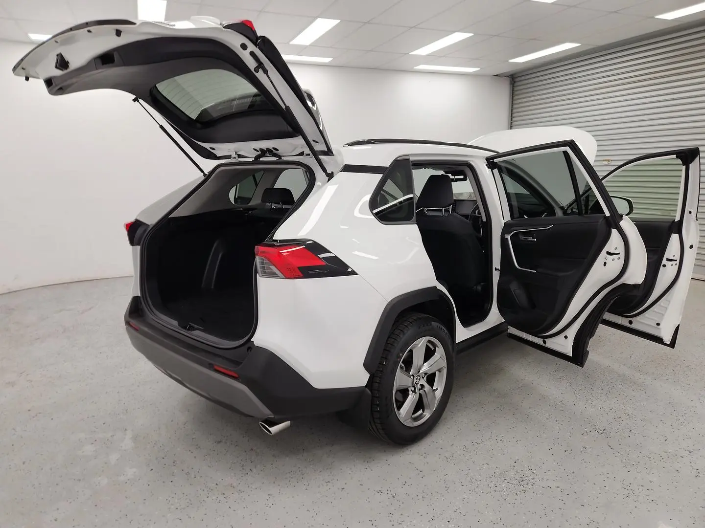 2020 Toyota RAV4 Gallery Image 10