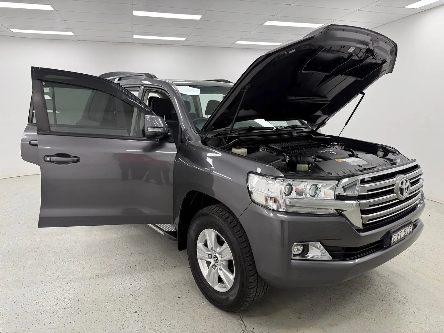 2019 Toyota Landcruiser Gallery Image 22