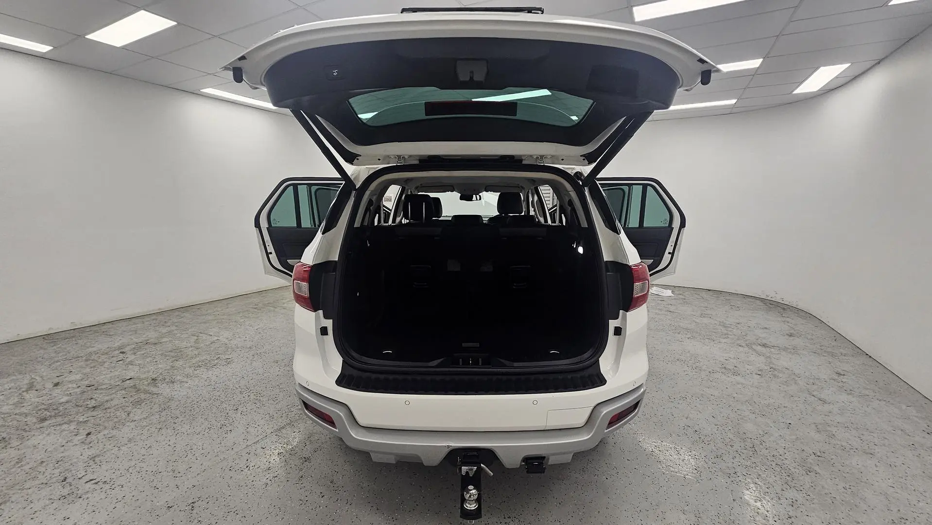 2022 Ford Everest Gallery Image 16