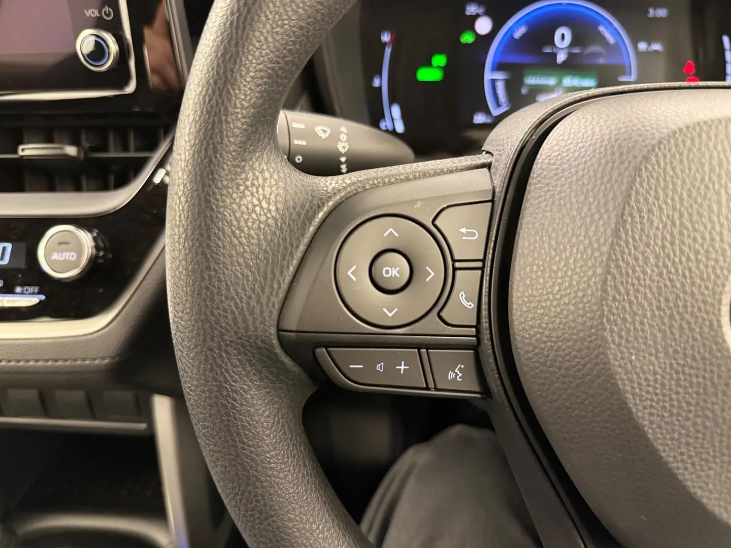 2025 Toyota Corolla Cross Gallery Image 28