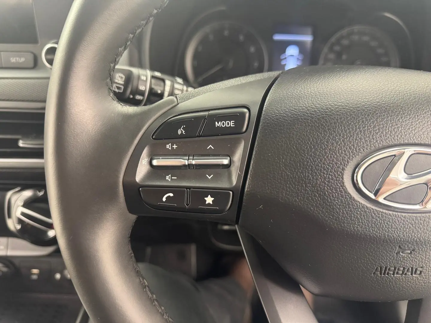 2022 Hyundai Kona Gallery Image 17