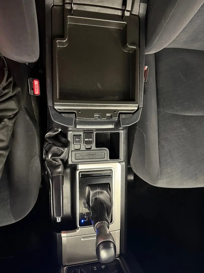 2022 Toyota Landcruiser Prado Gallery Image 33
