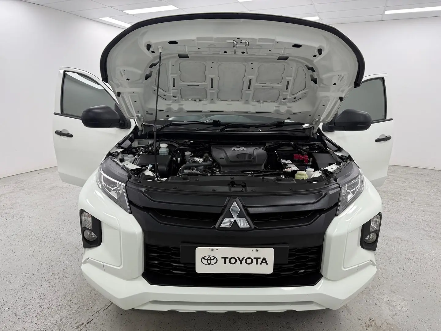 2022 Mitsubishi Triton Gallery Image 17