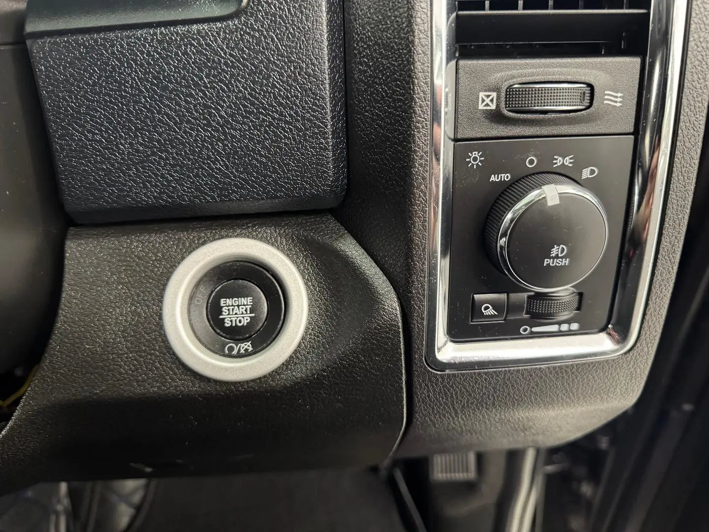 2019 RAM 1500 Gallery Image 18