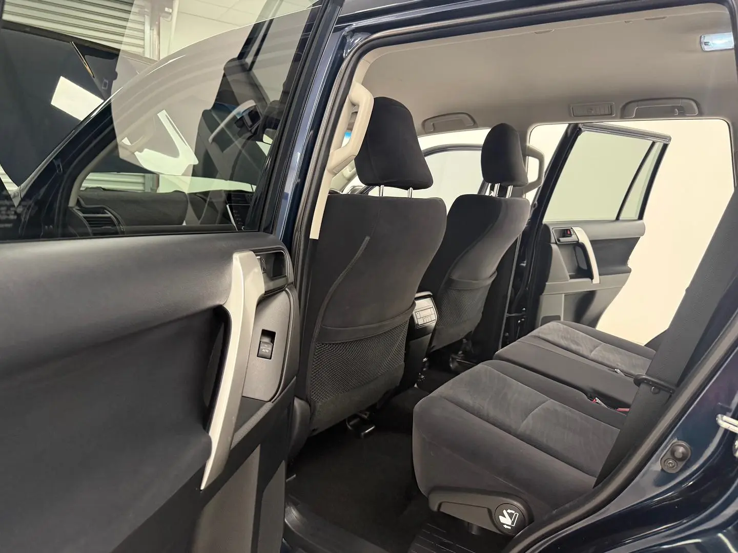 2022 Toyota Landcruiser Prado Gallery Image 11