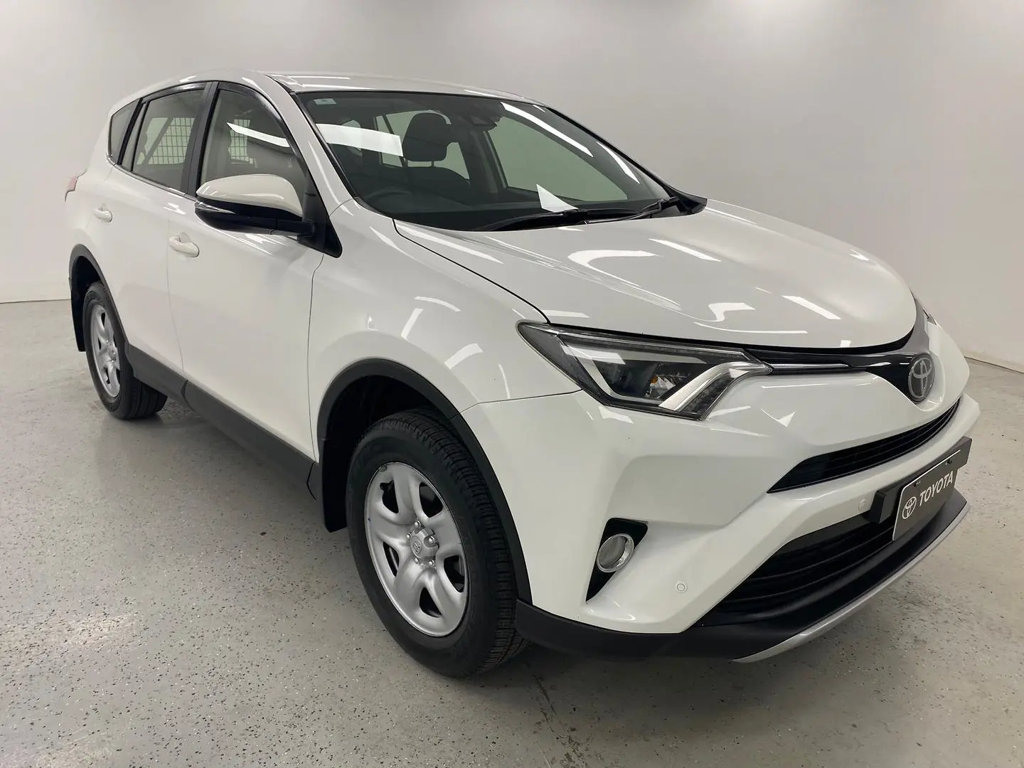 2018 Toyota Rav4 Gallery Image 1