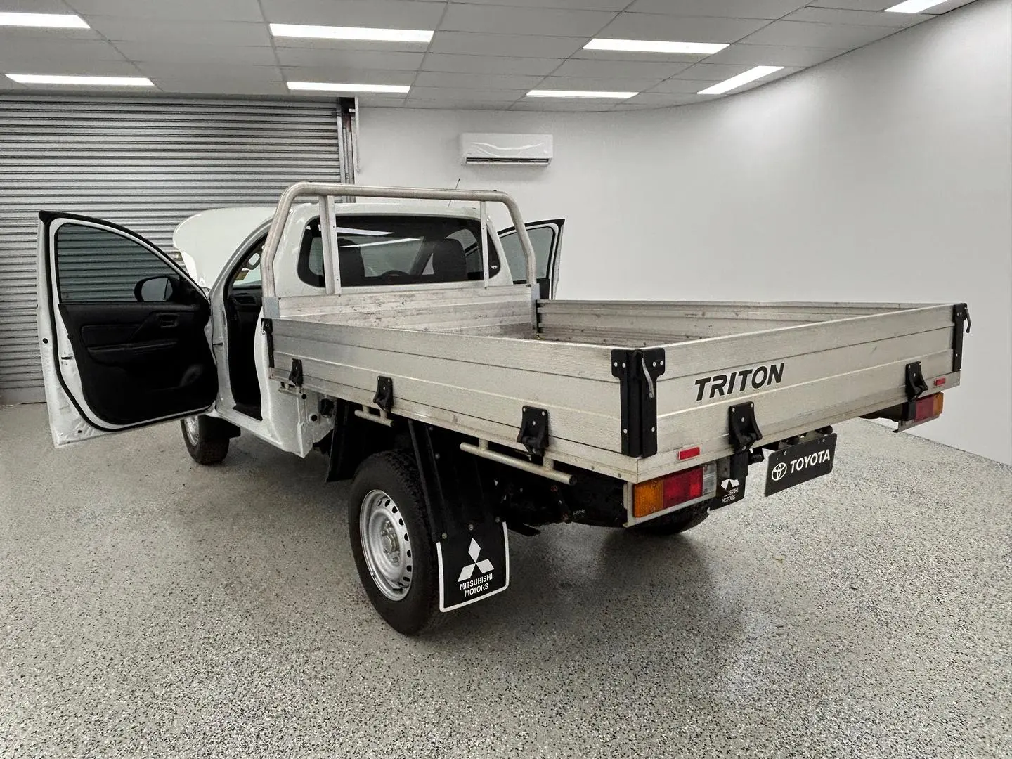 2021 Mitsubishi Triton Gallery Image 12